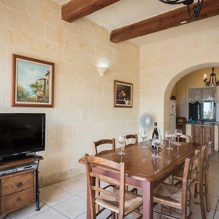 Valley View - Holiday Farmhouse With Private Pool Nadur ภายนอก รูปภาพ