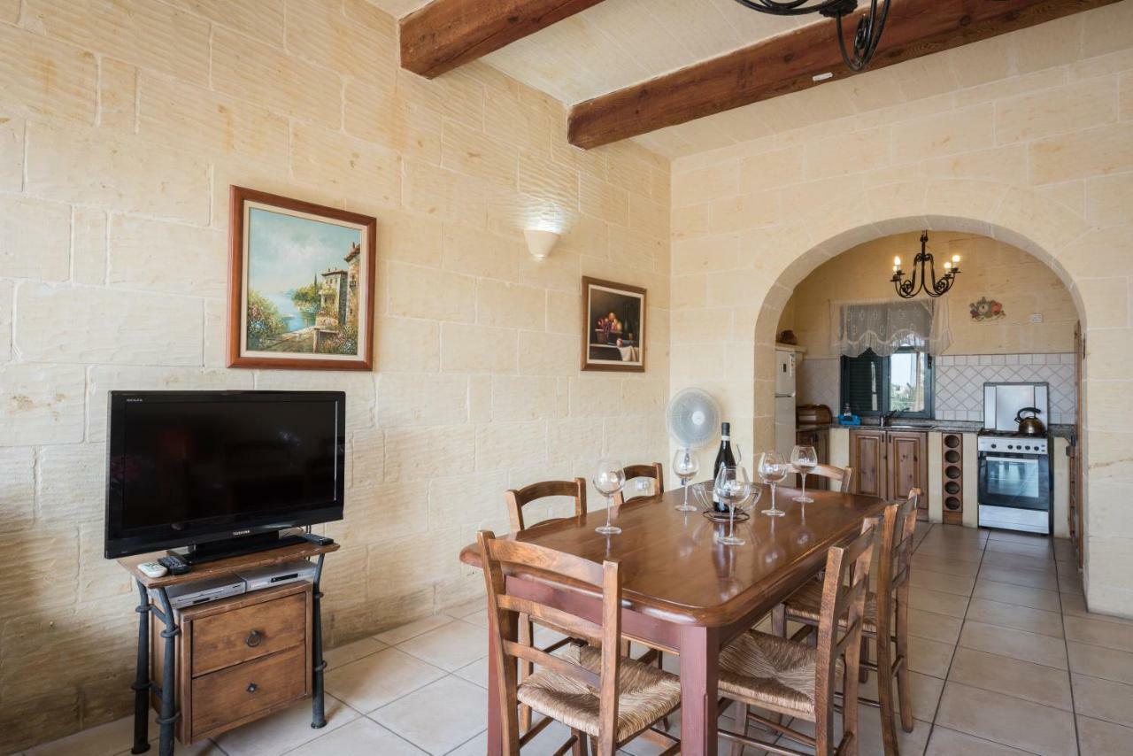 Valley View - Holiday Farmhouse With Private Pool Nadur ภายนอก รูปภาพ