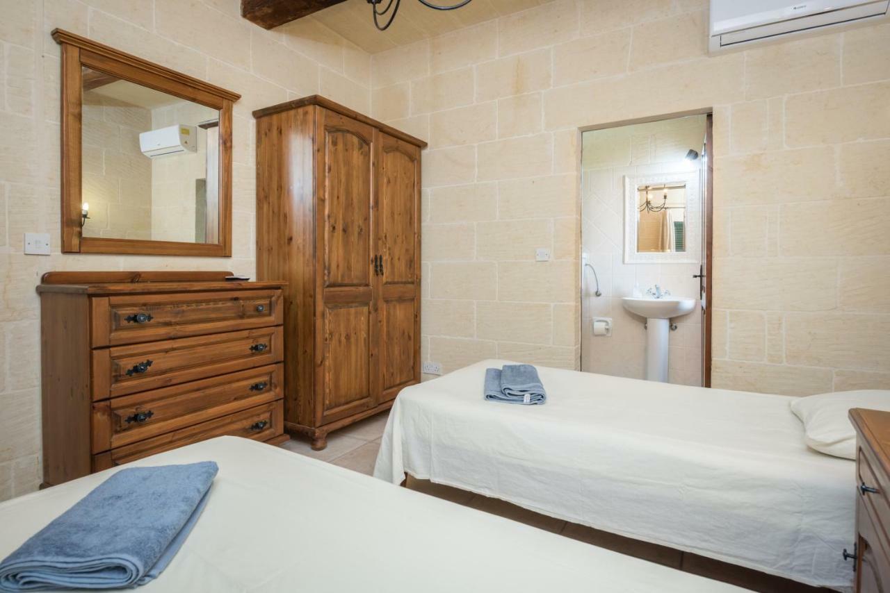 Valley View - Holiday Farmhouse With Private Pool Nadur ภายนอก รูปภาพ
